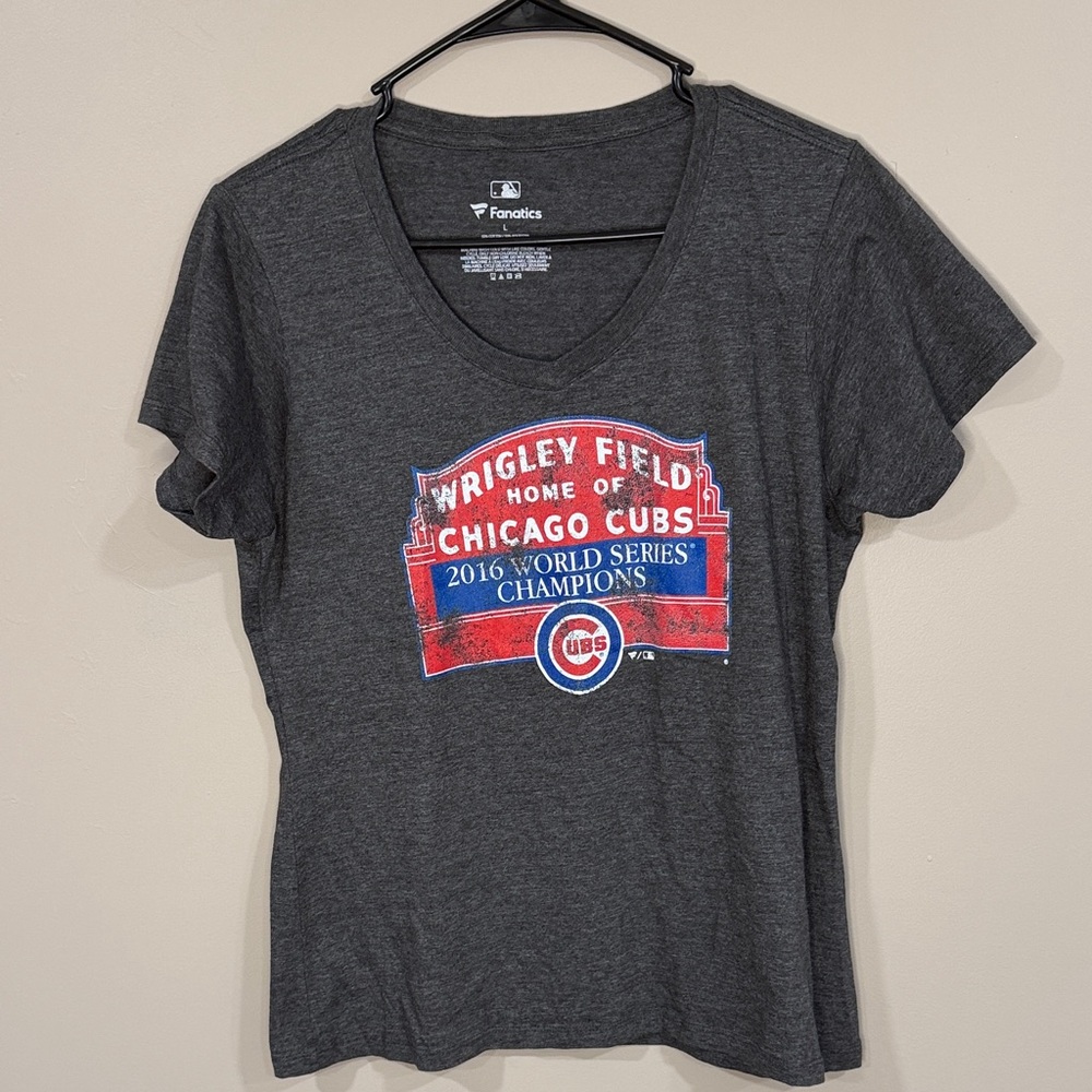 Fanatics Women's Gray Chicago Cubs 2016 Champions Tee